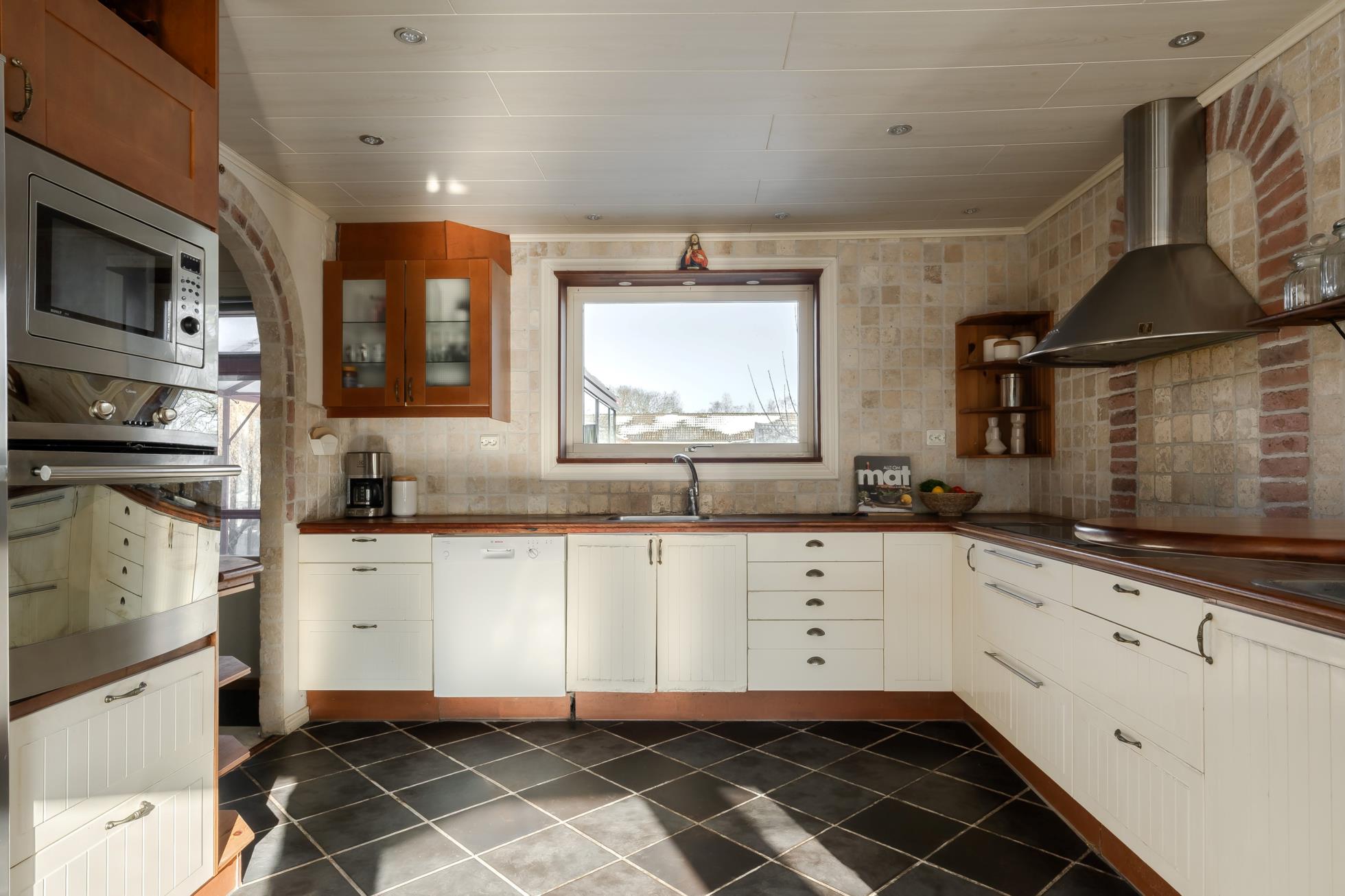 Attraktivt 1-plansradhus i gavelläge