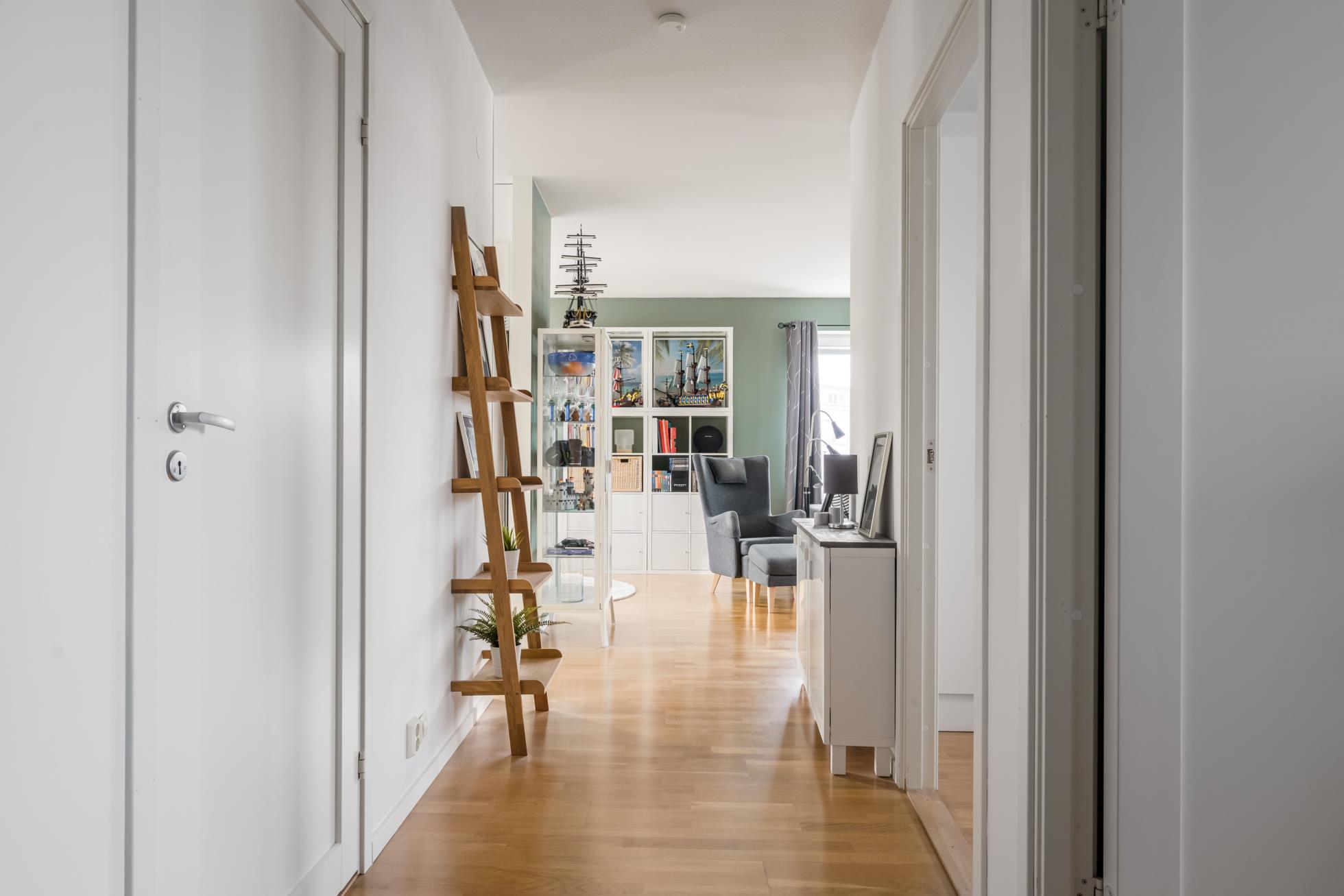 Rymlig 3:a med inglasad balkong och välskött förening!