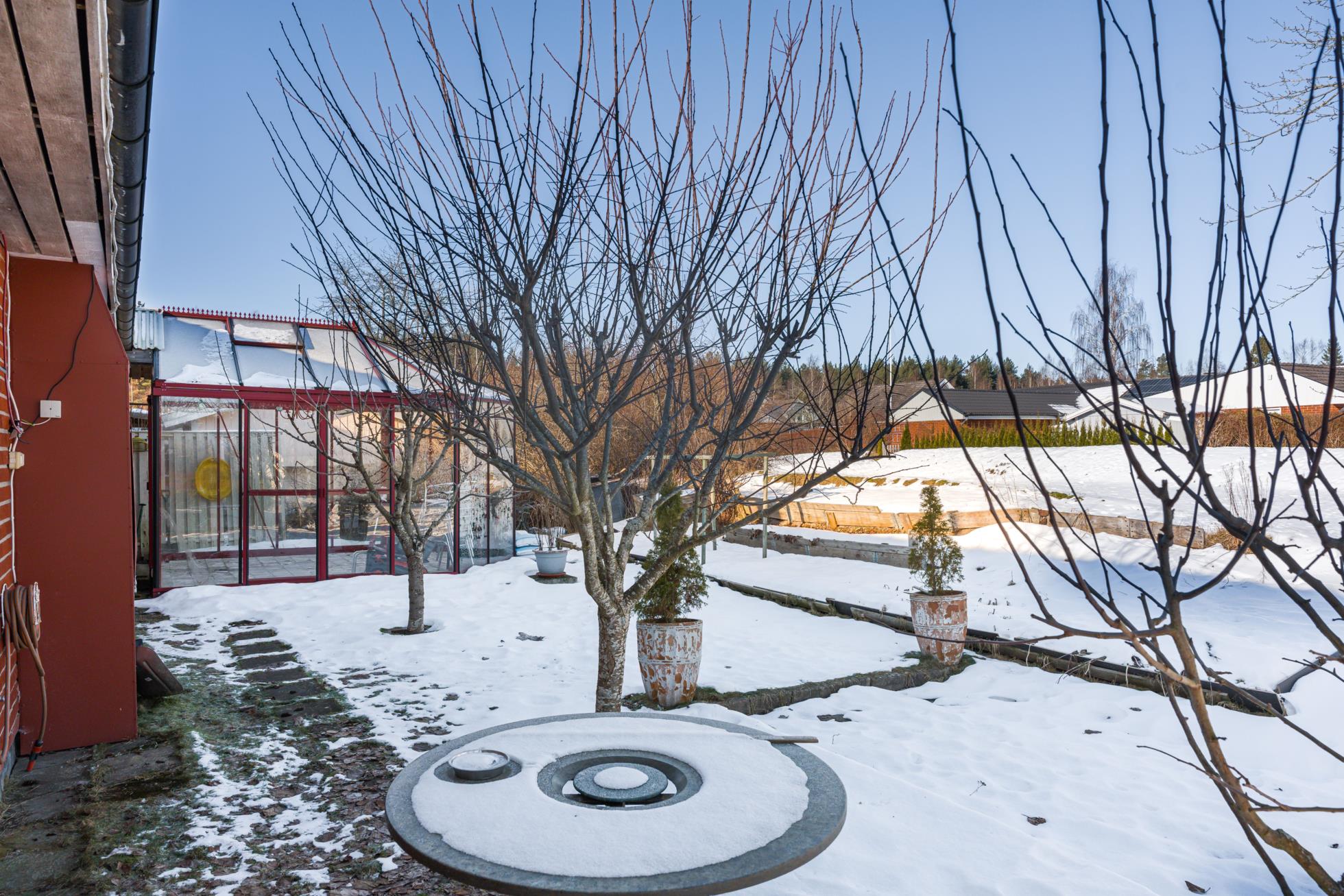 Attraktivt 1-plansradhus i gavelläge