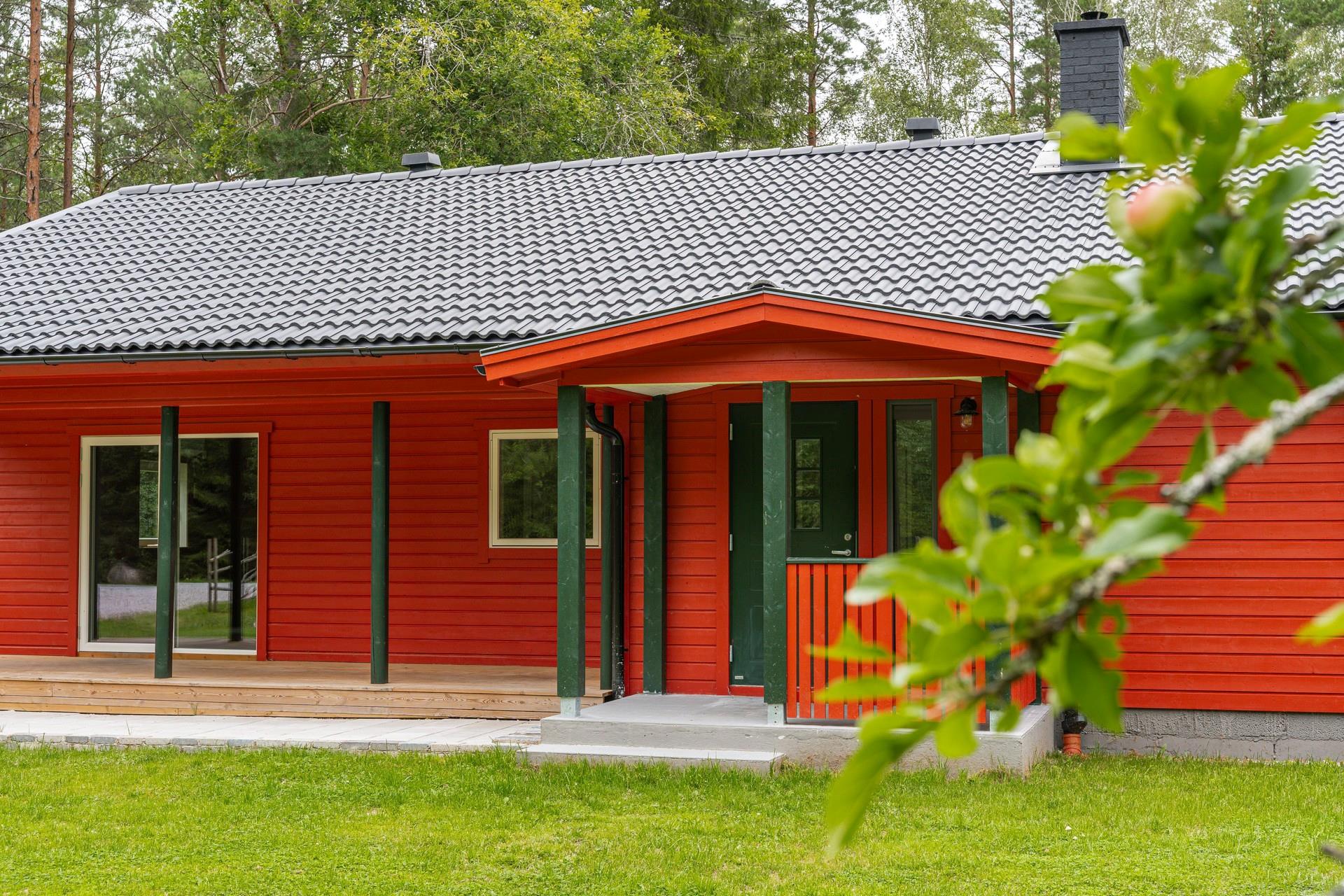 Totalrenoverat enplanshus i lantliga Tjusebotorp