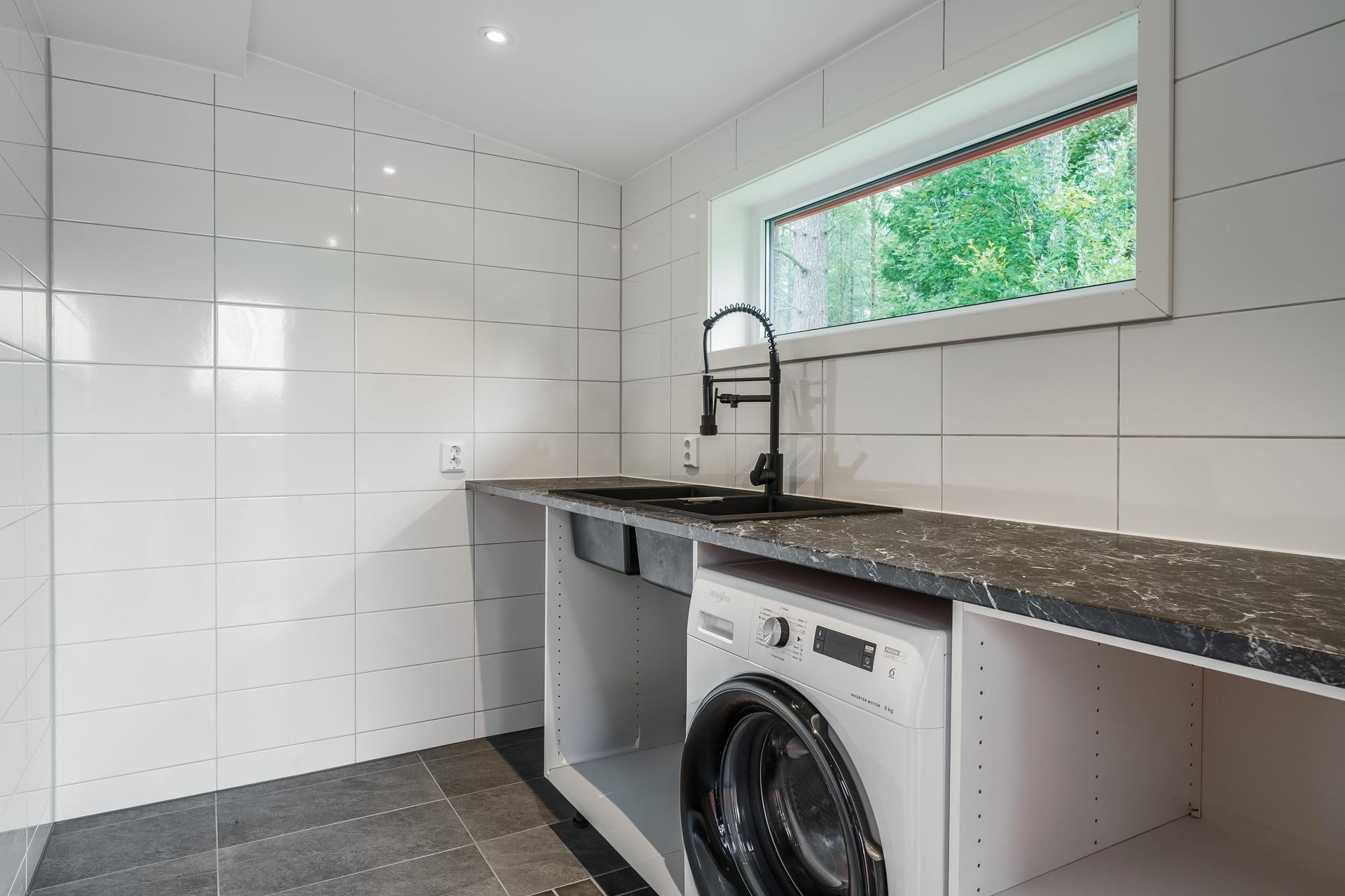 Totalrenoverat enplanshus i lantliga Tjusebotorp