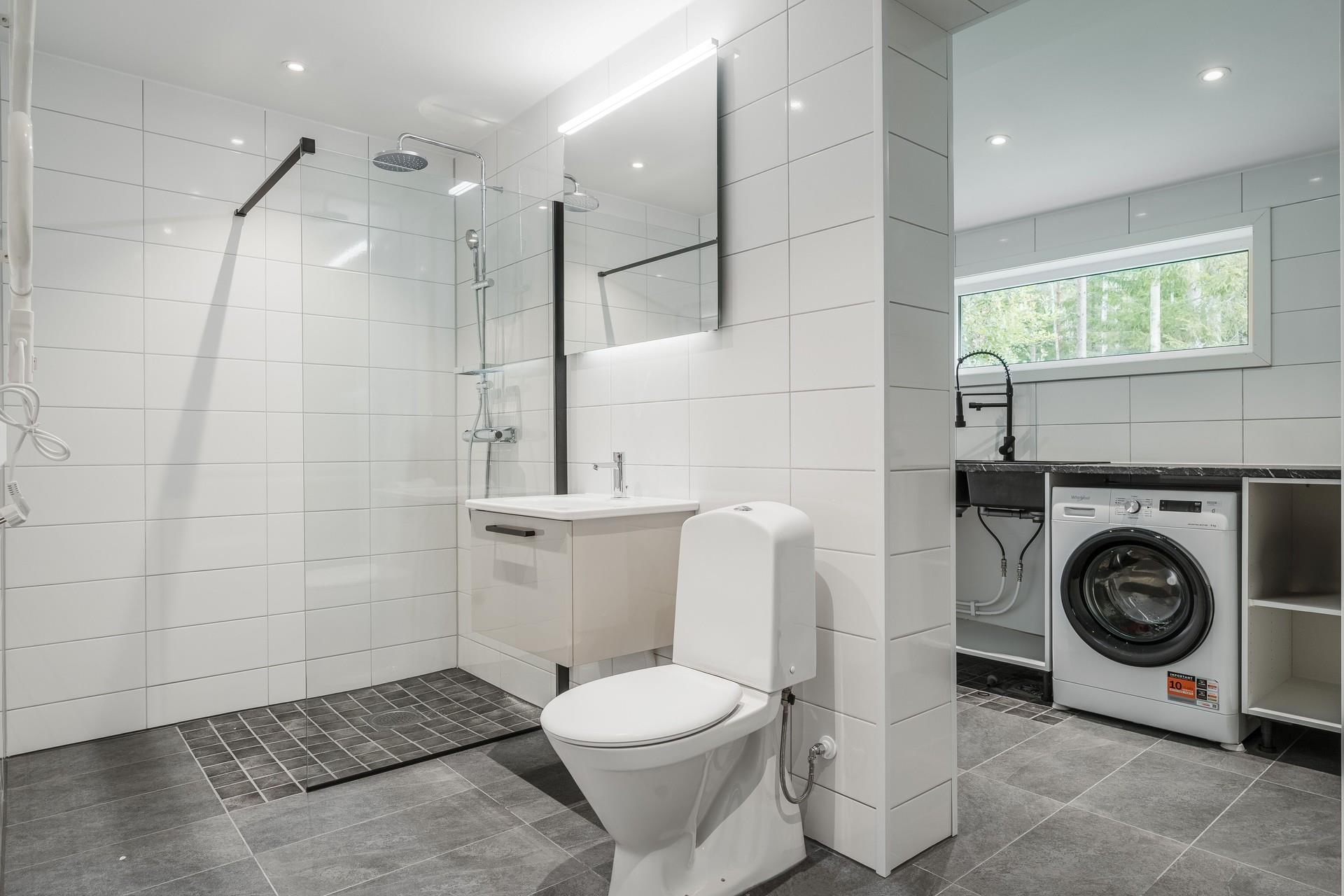 Totalrenoverat enplanshus i lantliga Tjusebotorp