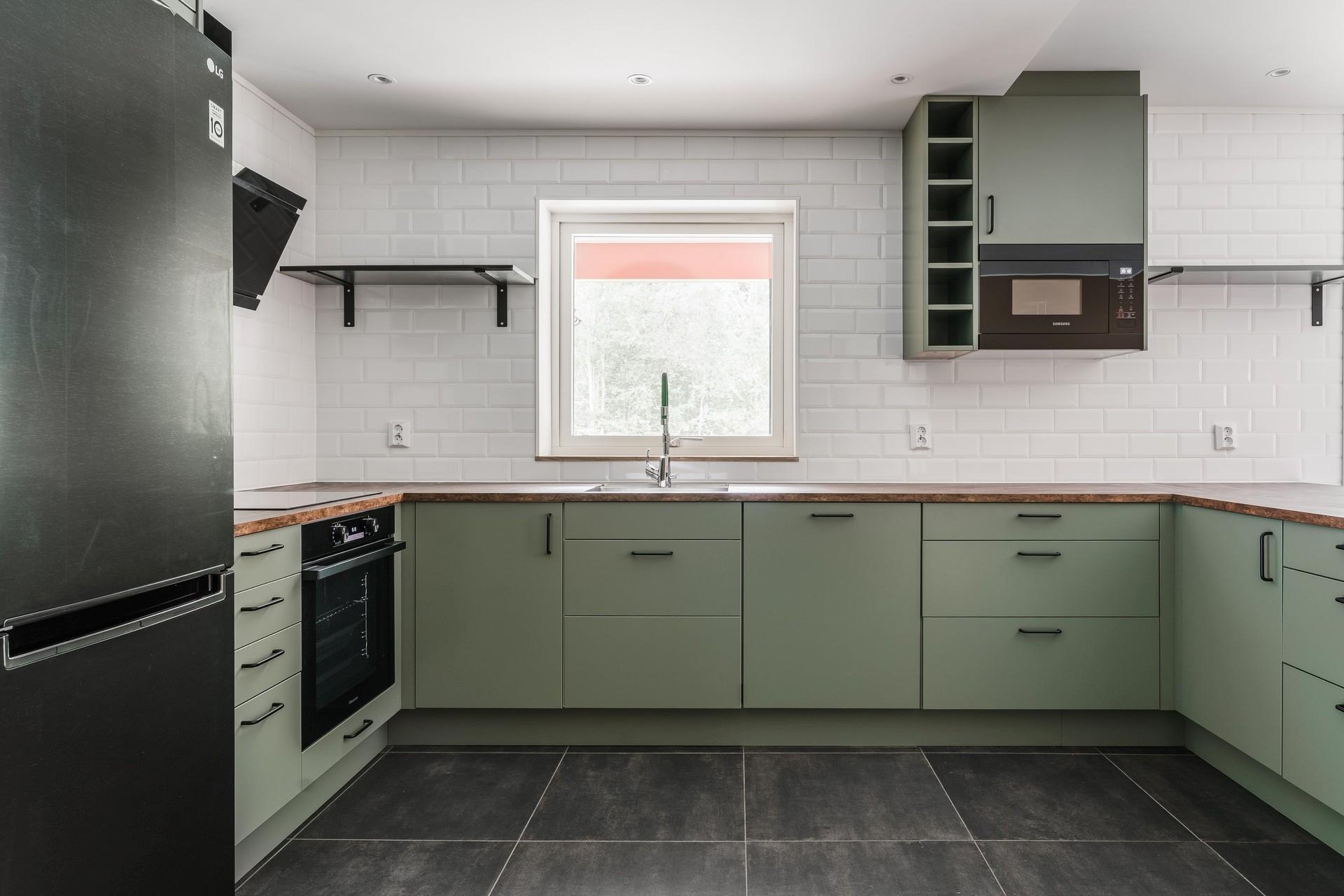 Totalrenoverat enplanshus i lantliga Tjusebotorp