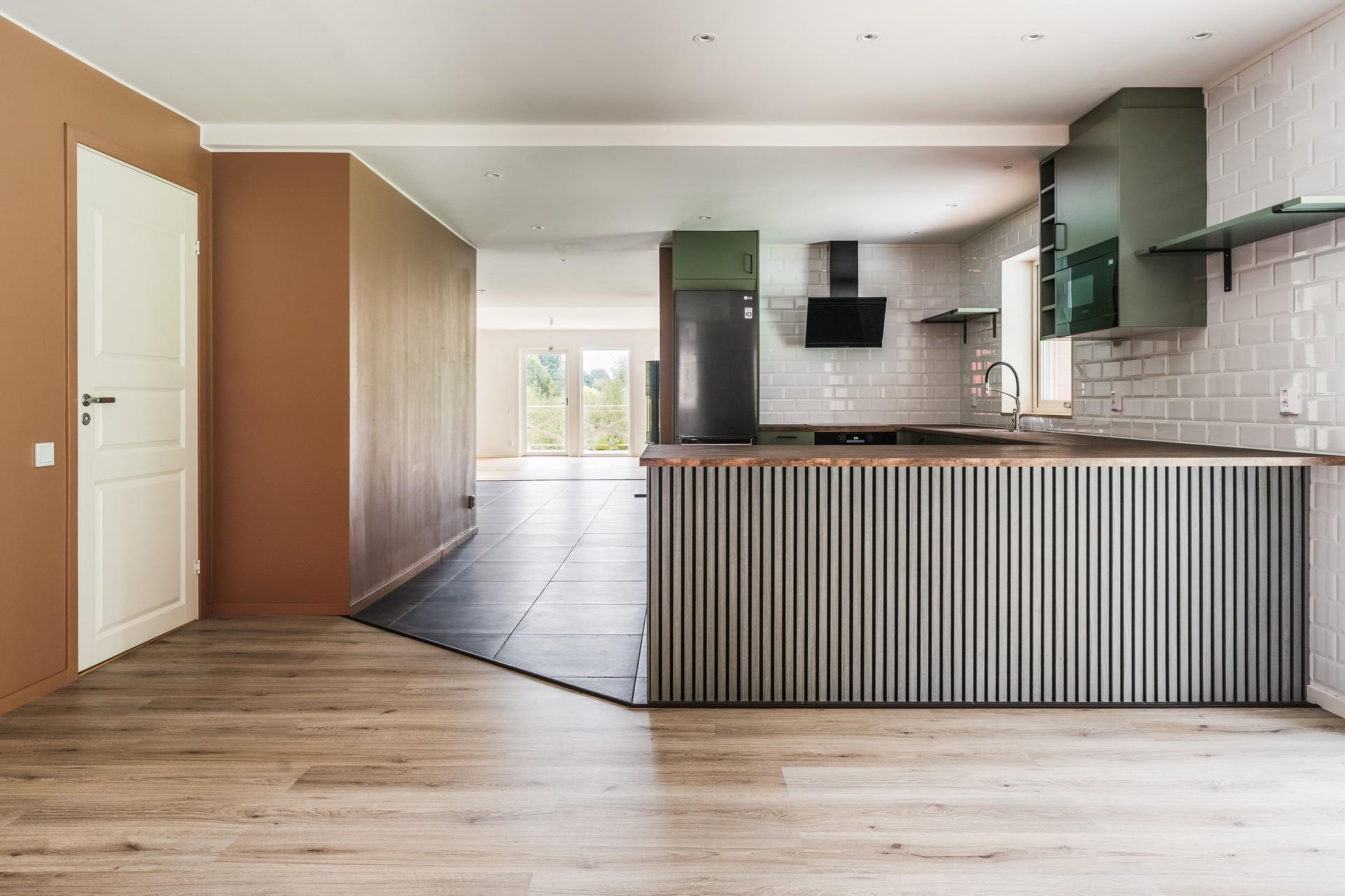 Totalrenoverat enplanshus i lantliga Tjusebotorp