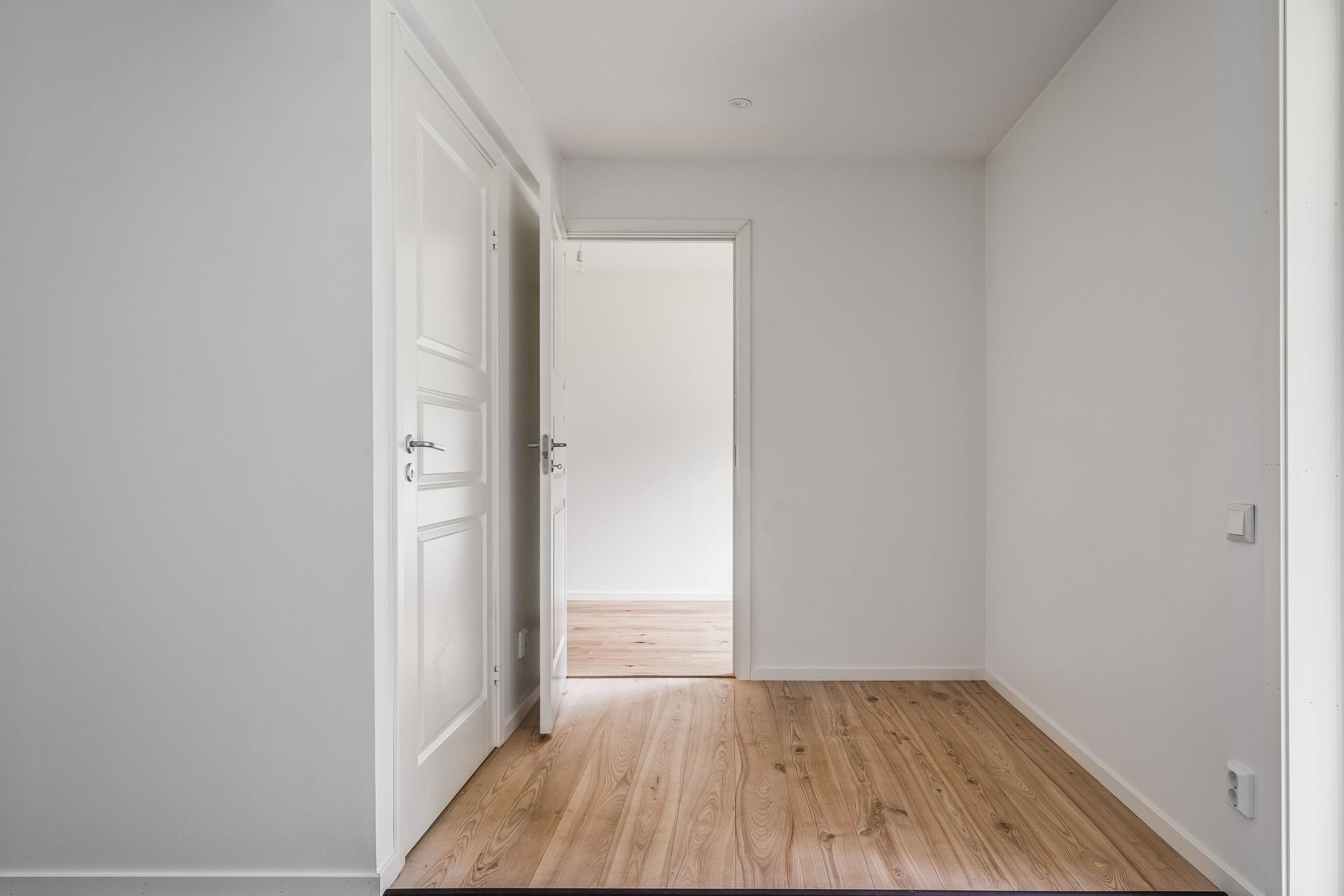 Totalrenoverat enplanshus i lantliga Tjusebotorp