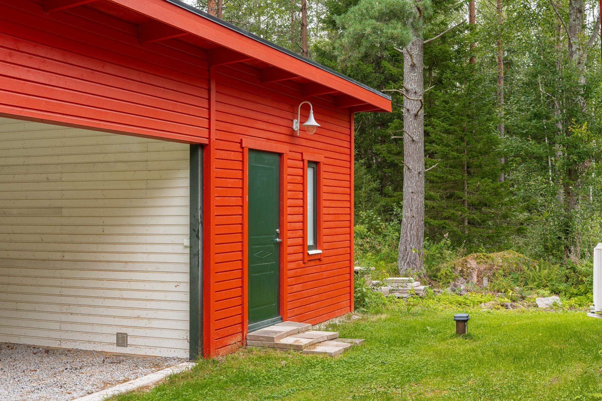 Totalrenoverat enplanshus i lantliga Tjusebotorp