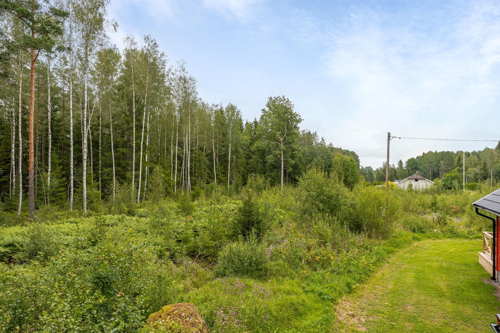 Totalrenoverat enplanshus i lantliga Tjusebotorp