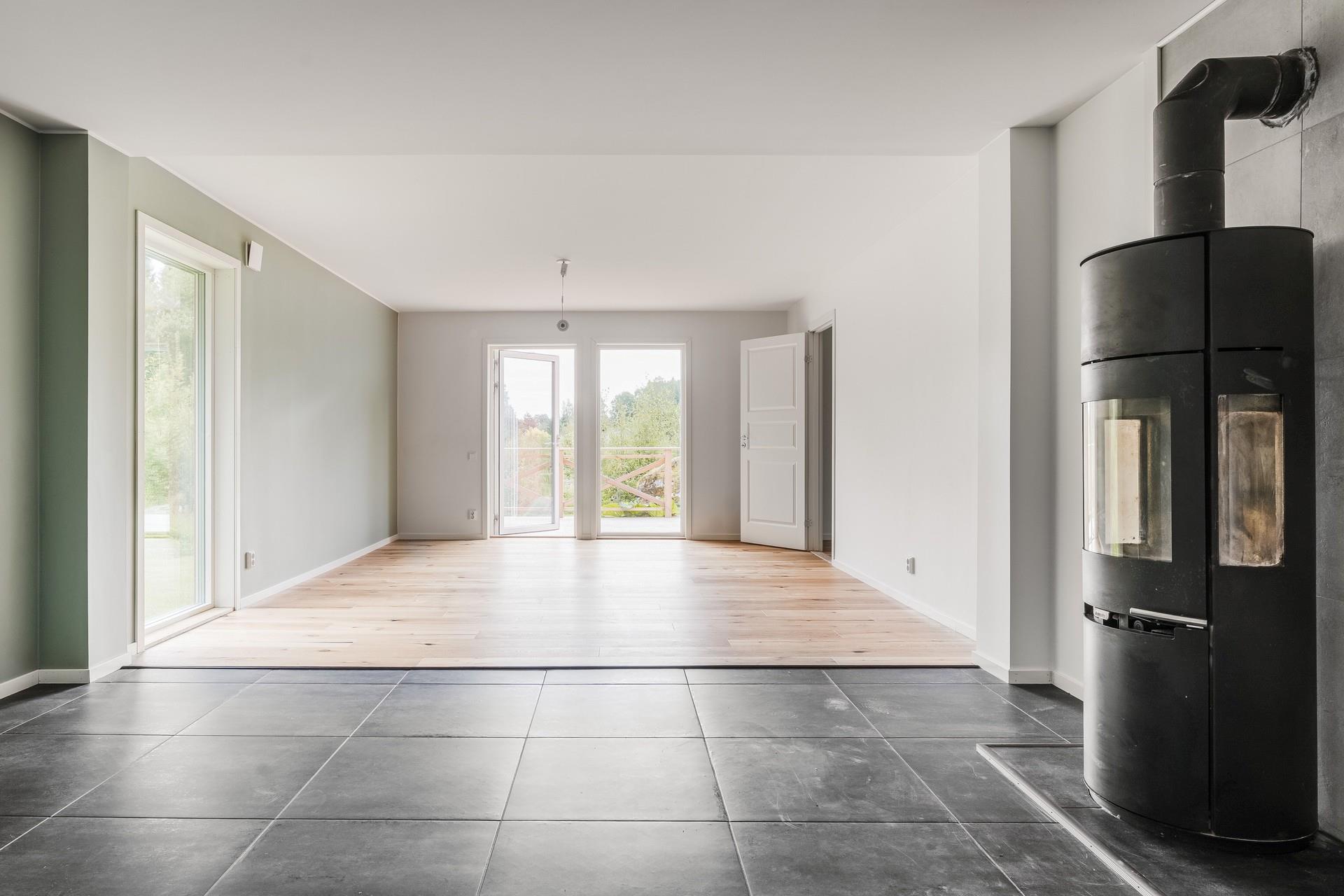 Totalrenoverat enplanshus i lantliga Tjusebotorp