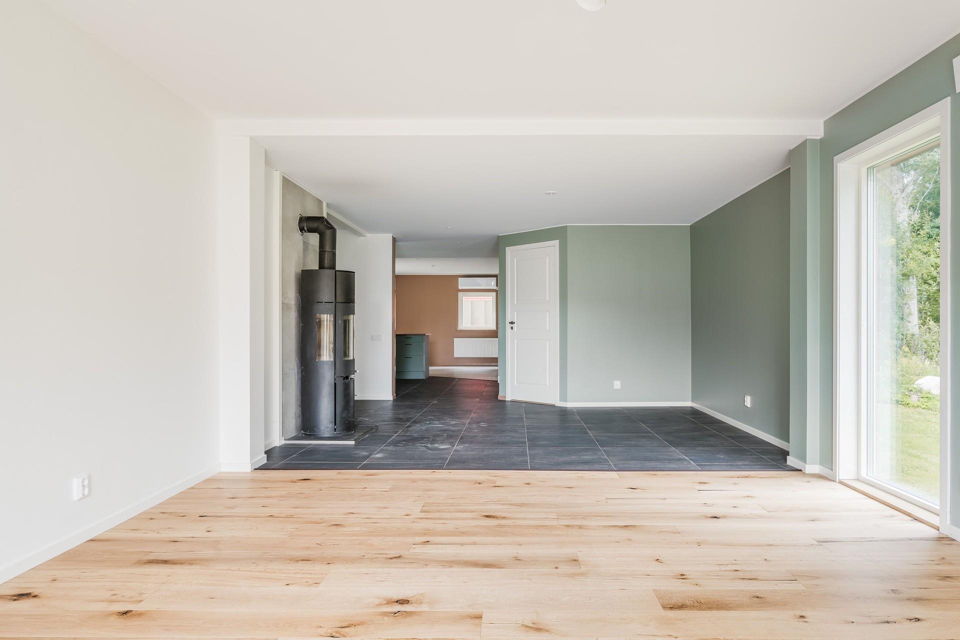 Totalrenoverat enplanshus i lantliga Tjusebotorp