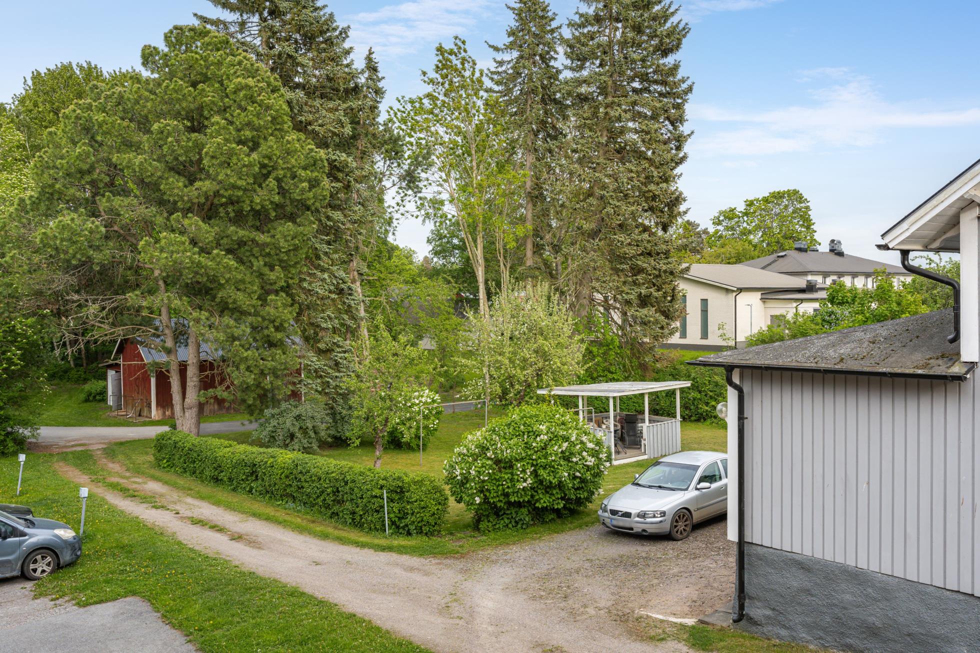 Centralt belägen hyresfastighet i Odensbacken