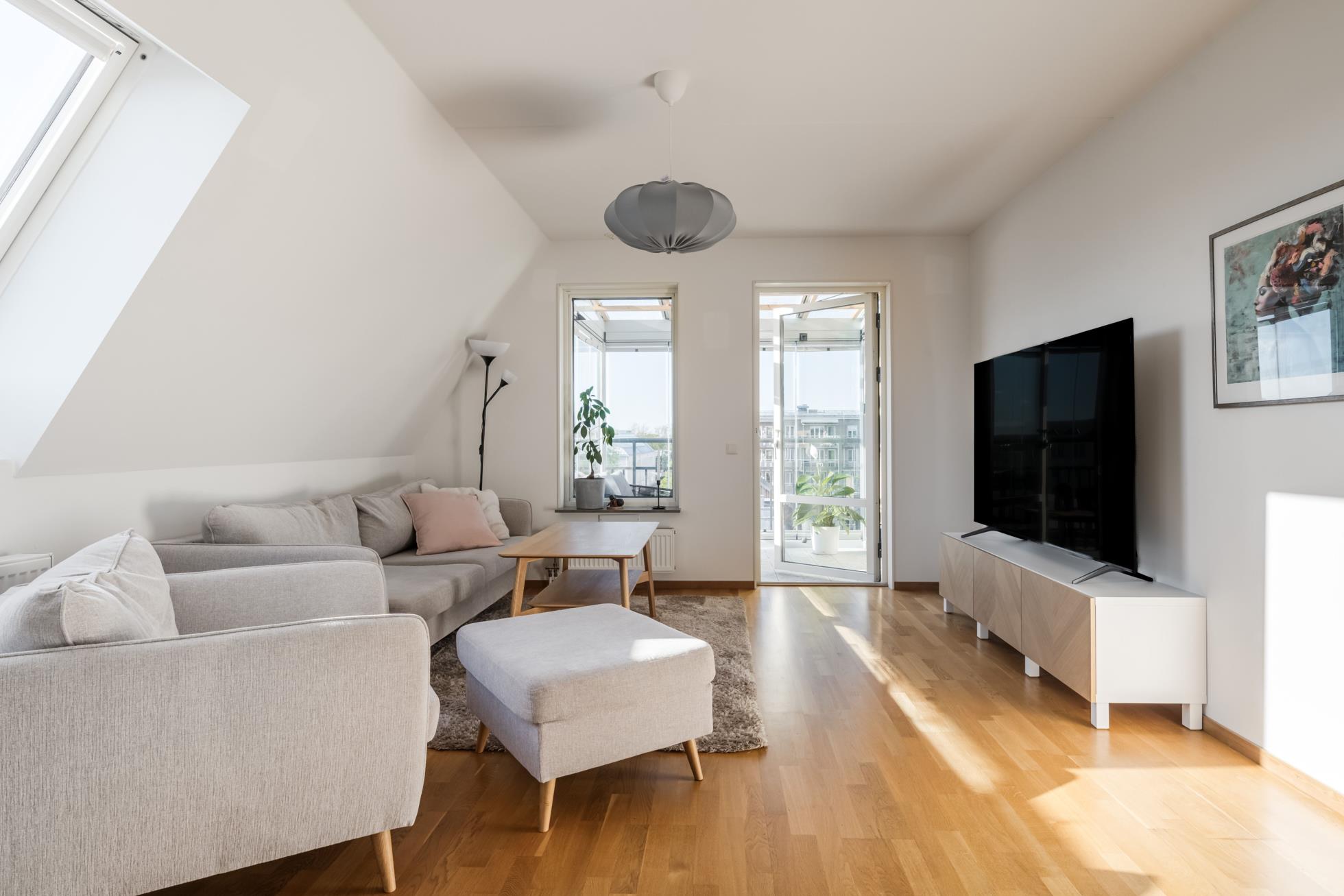 Trea högst upp i huset med panoramavy och fri utsikt mot kilsbergen!