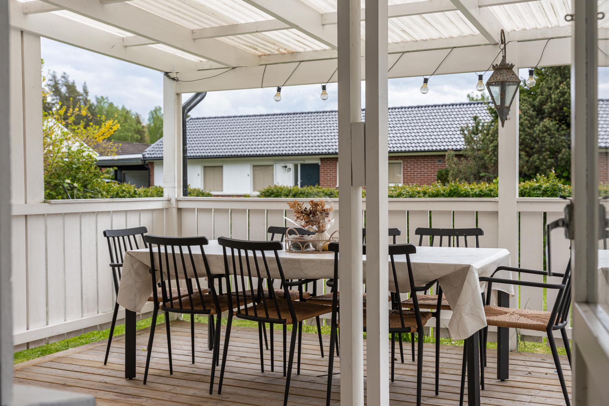 Rymlig familjevilla med hörntomt och naturen som närmaste granne!