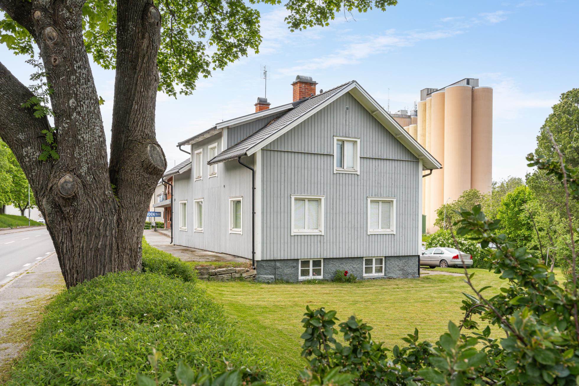 Centralt belägen hyresfastighet i Odensbacken