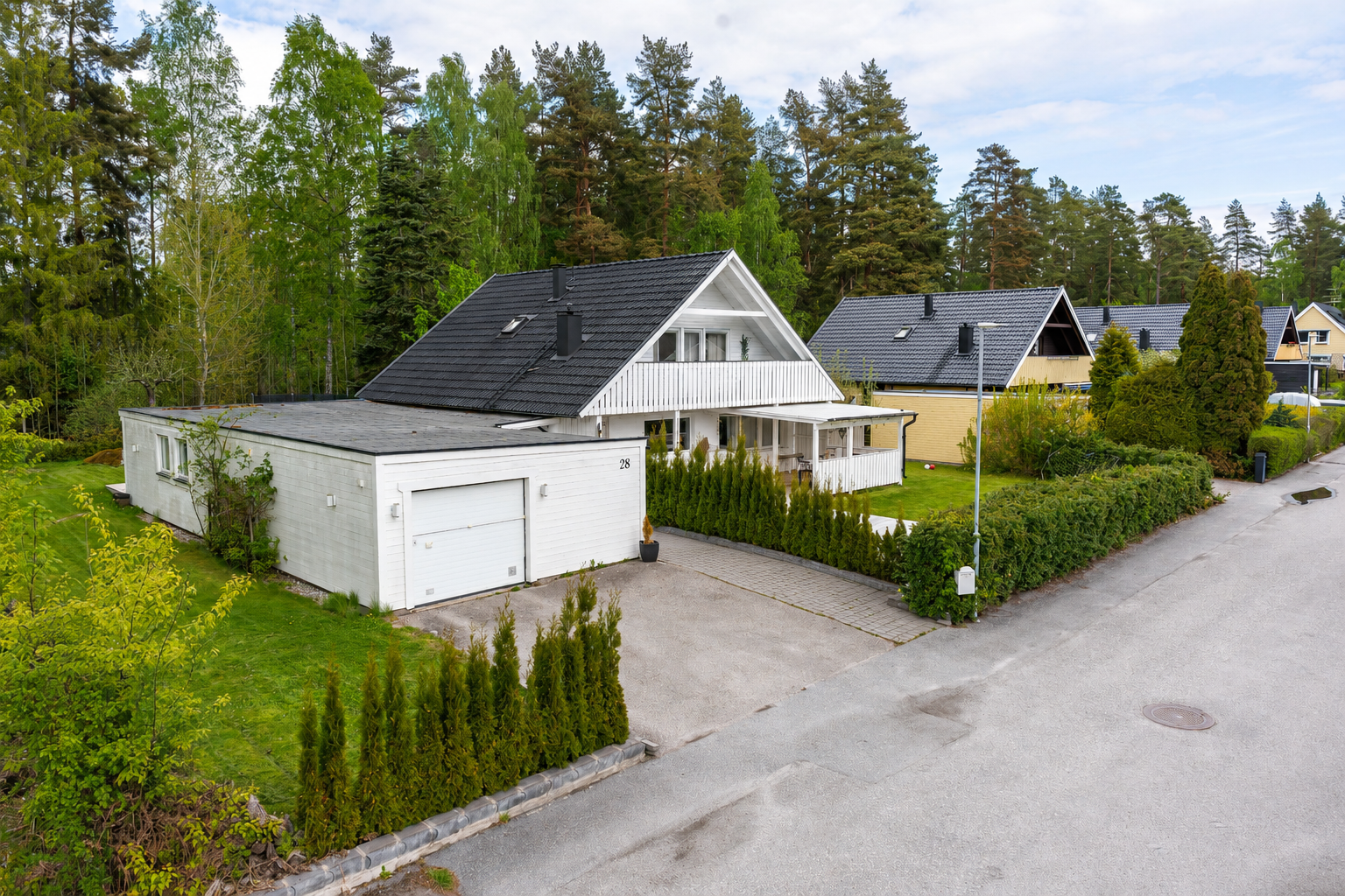 Rymlig familjevilla med hörntomt och naturen som närmaste granne!