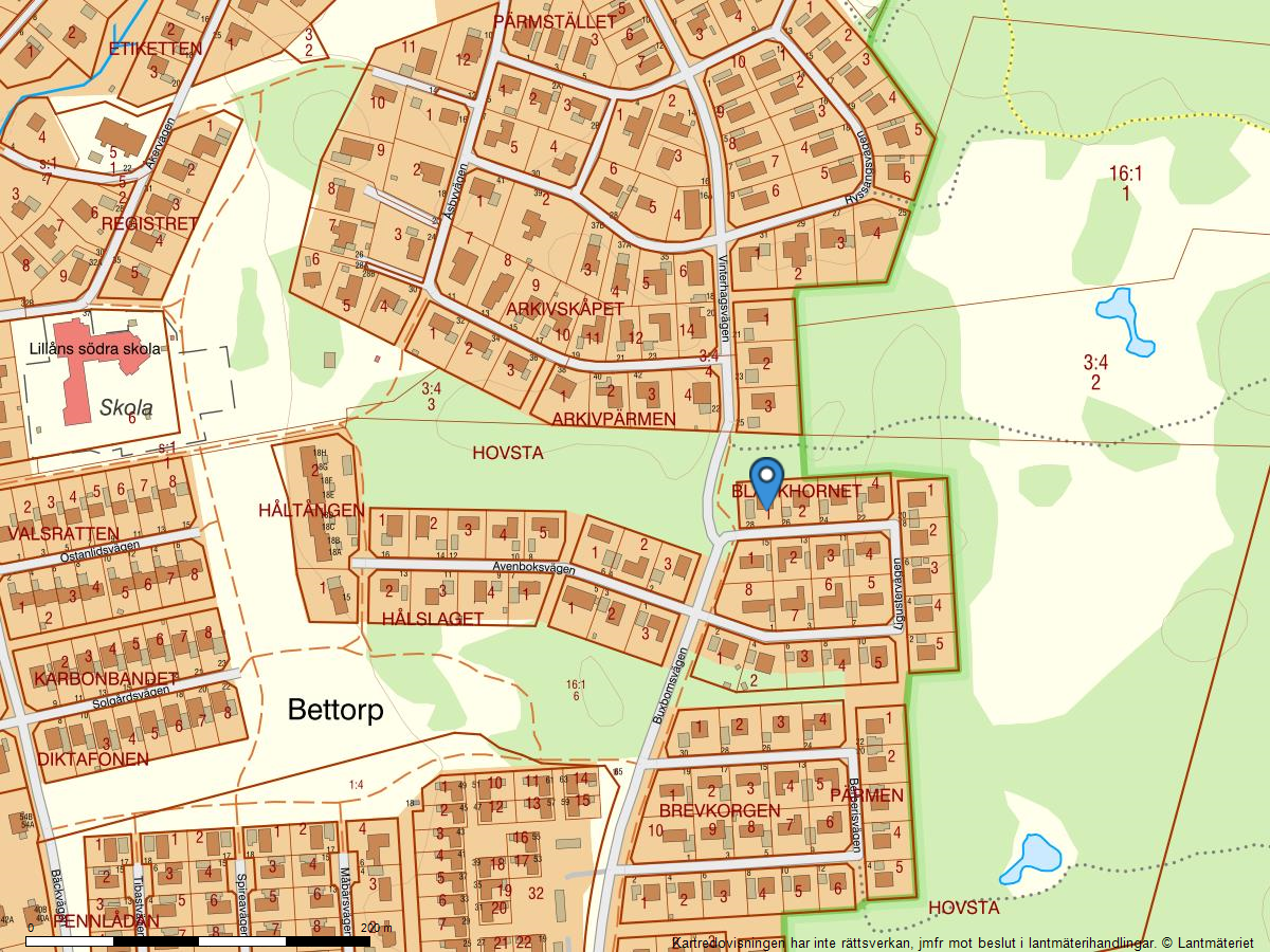 Rymlig familjevilla med hörntomt och naturen som närmaste granne!