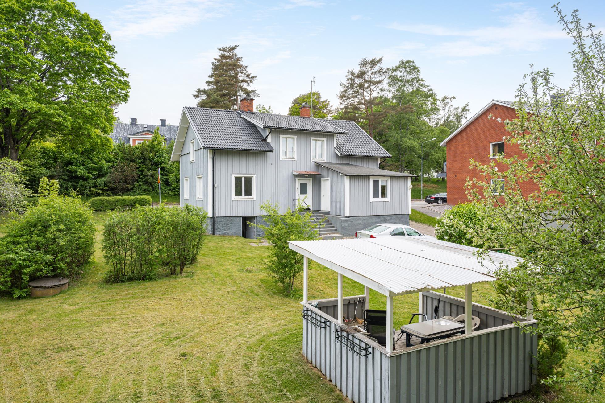 Centralt belägen hyresfastighet i Odensbacken