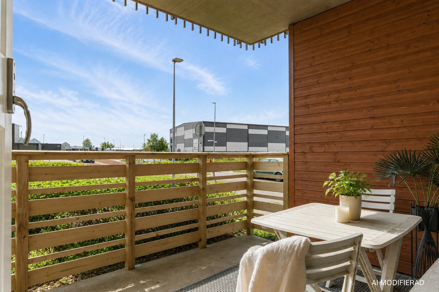 Stilren 2:a i markplan med stor balkong – bara att flytta in!