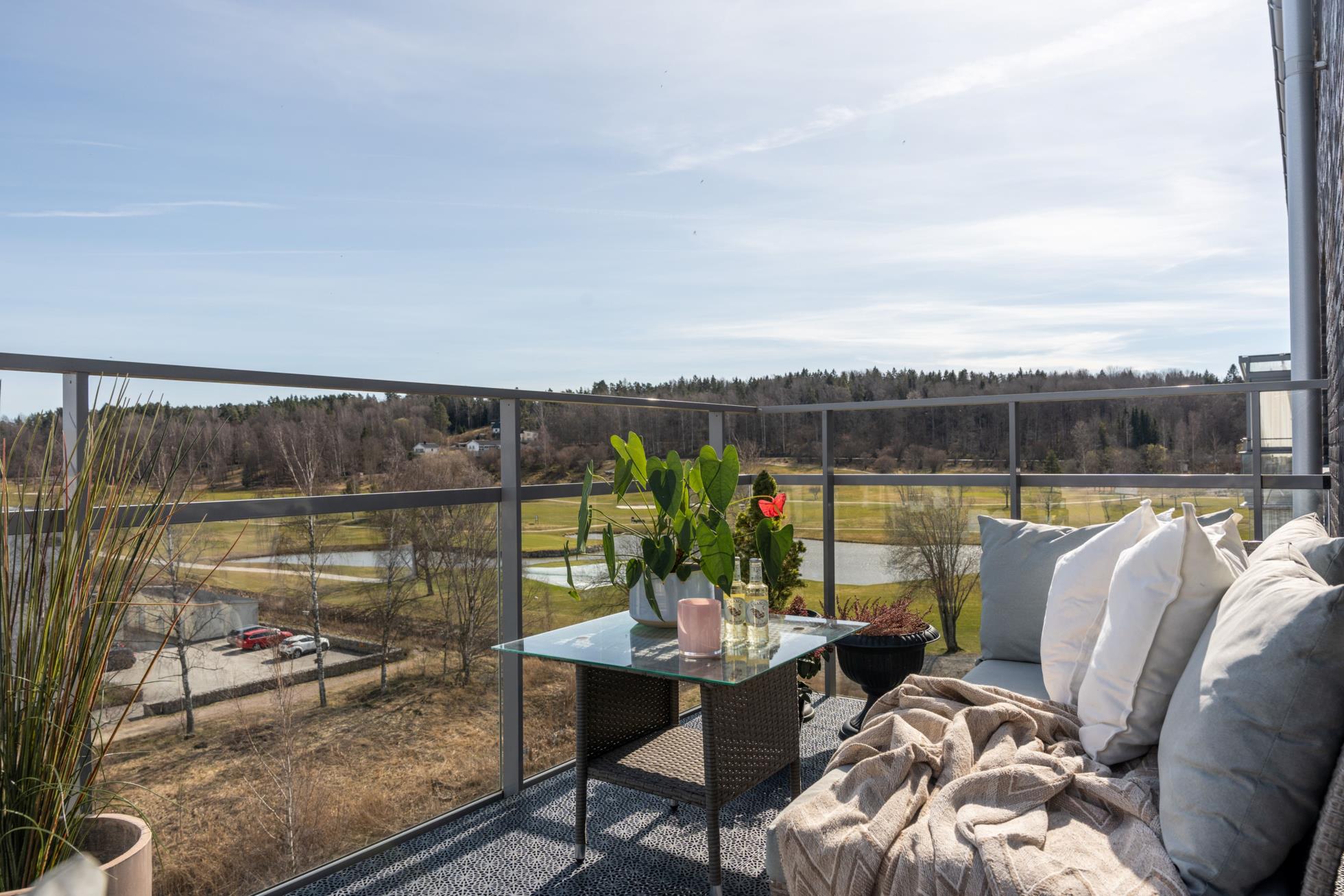 Hörntrea med fantastisk vy!
