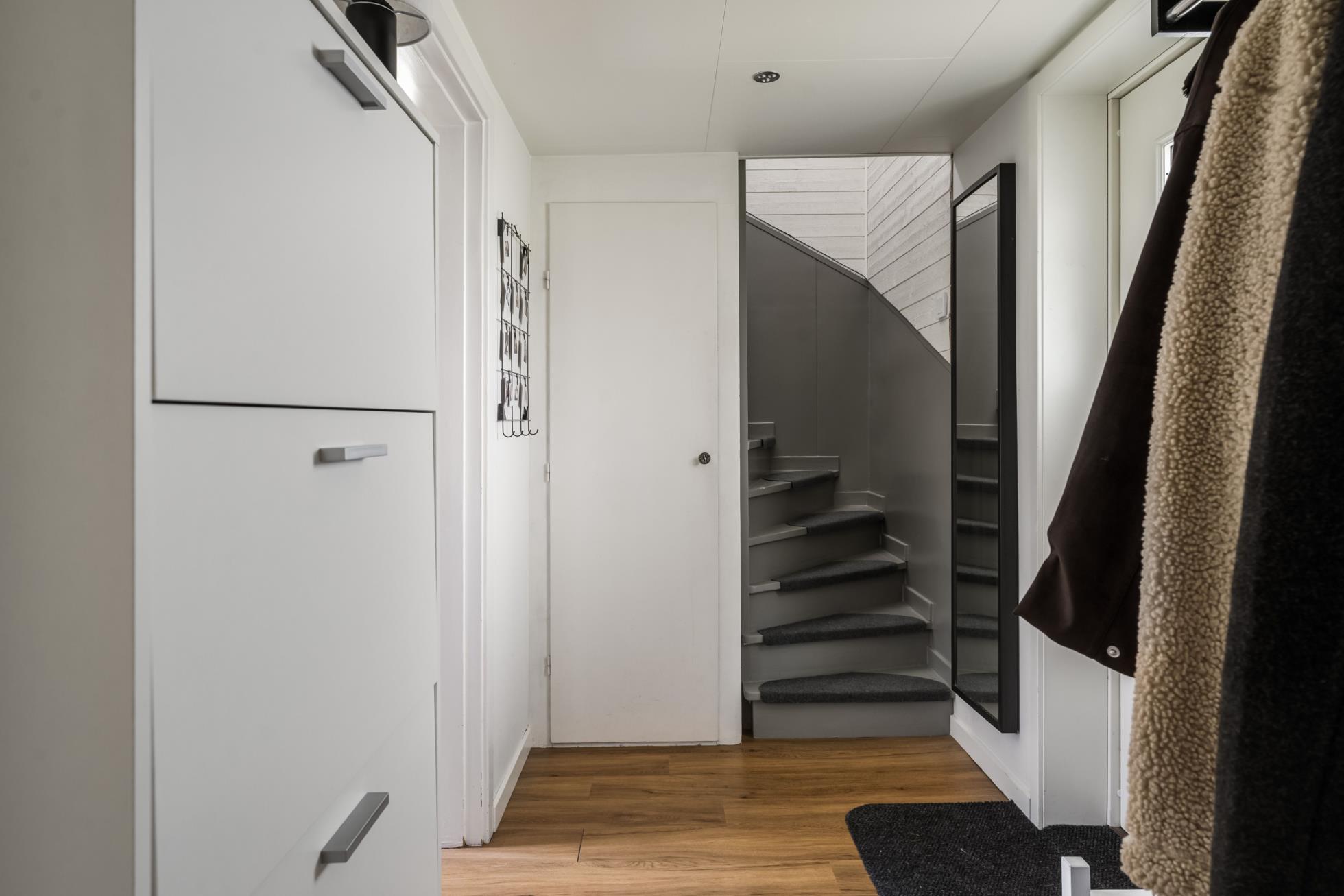 Charmigt boende med stort garage och generös tomt!