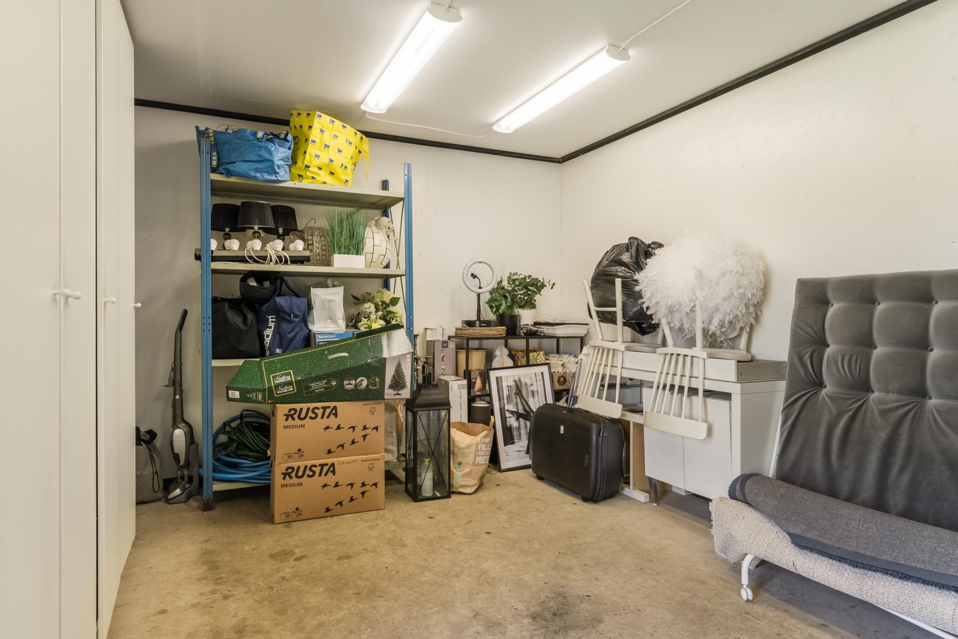 Charmigt boende med stort garage och generös tomt!