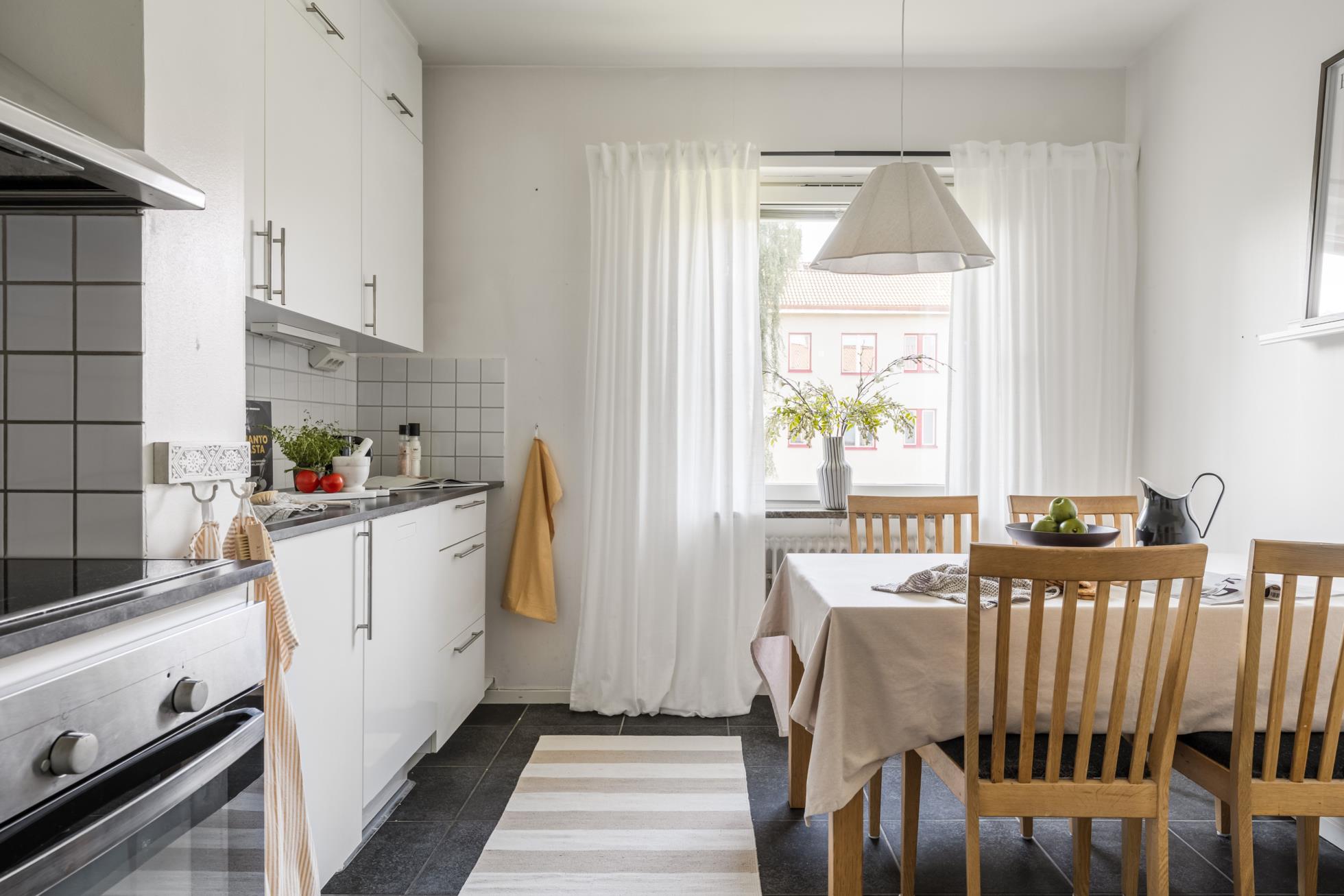När city möter natur – tvåa med utsikt över Svartån!