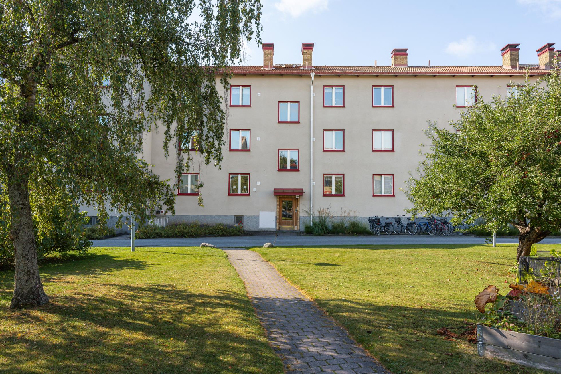 När city möter natur – tvåa med utsikt över Svartån!