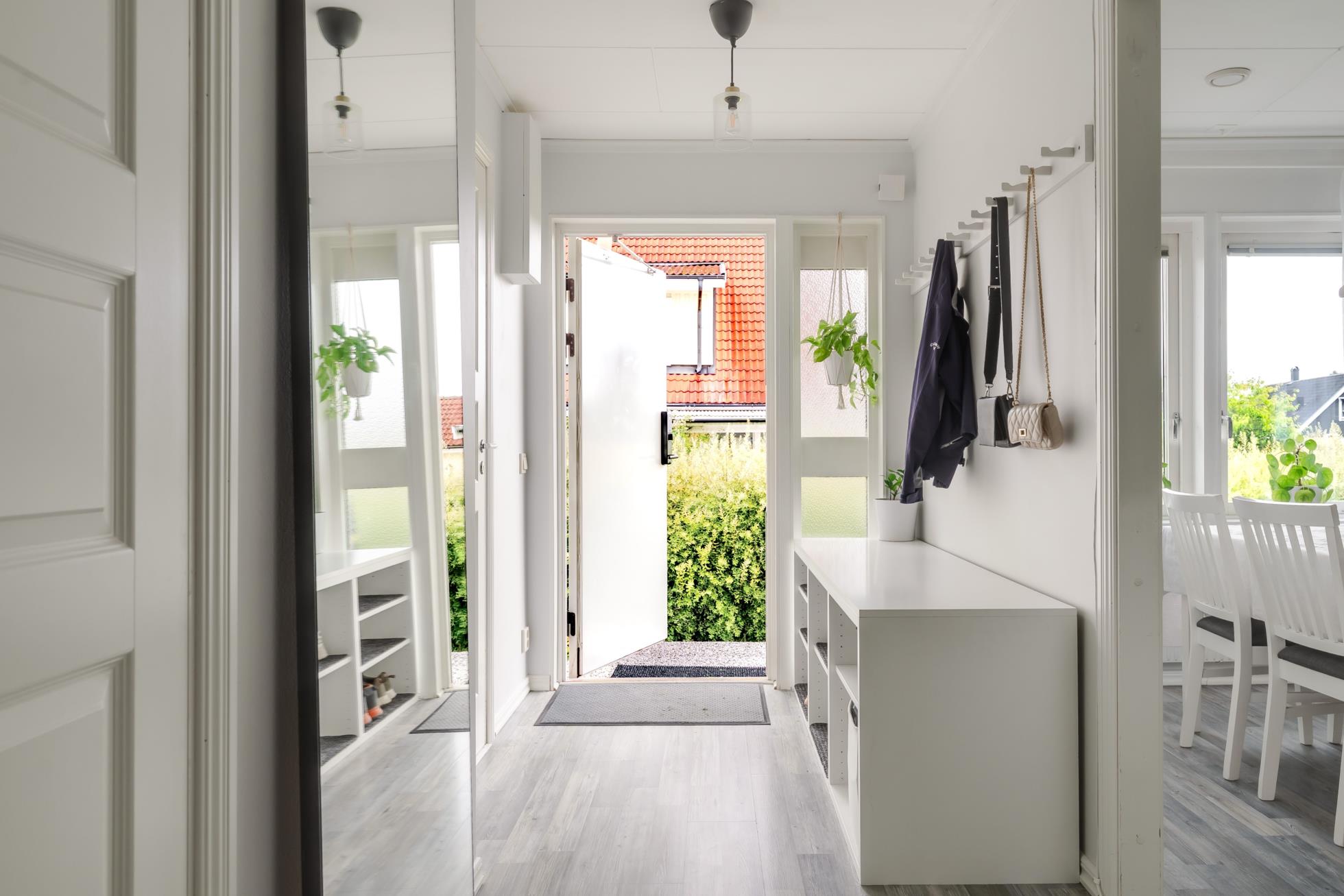 Välplanerat parhus med trivsam utemiljö!