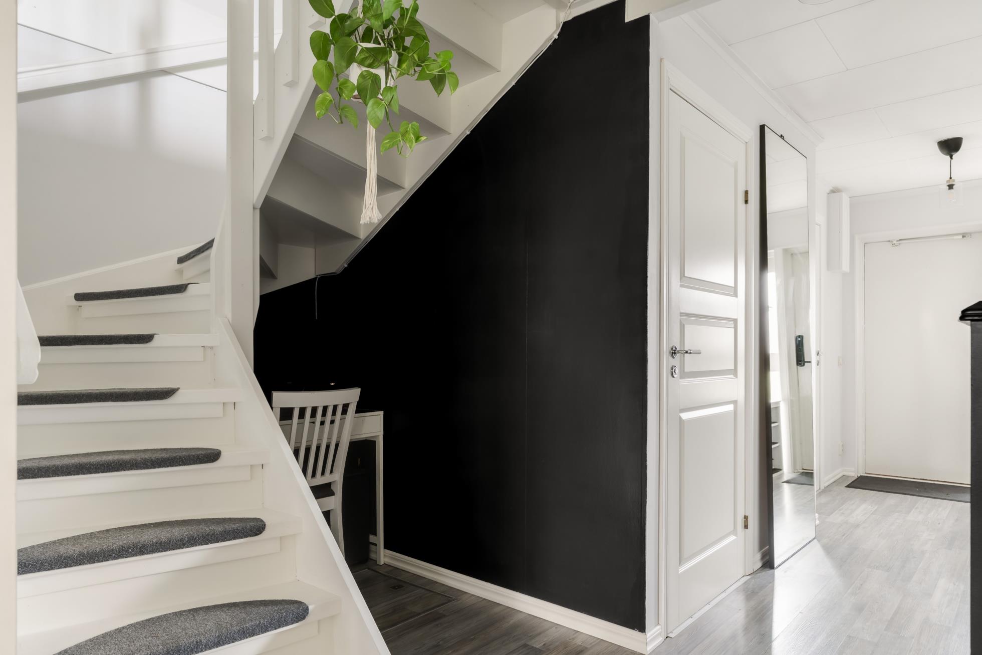 Välplanerat parhus med trivsam utemiljö!