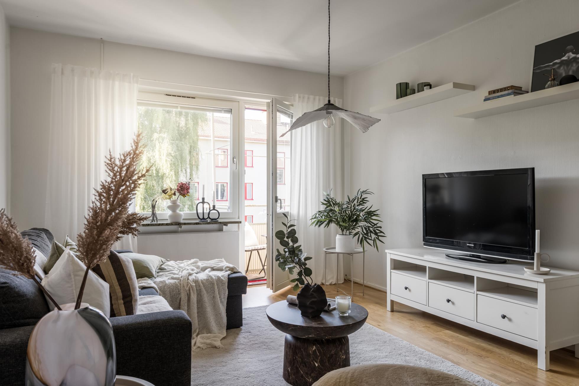 När city möter natur – tvåa med utsikt över Svartån!