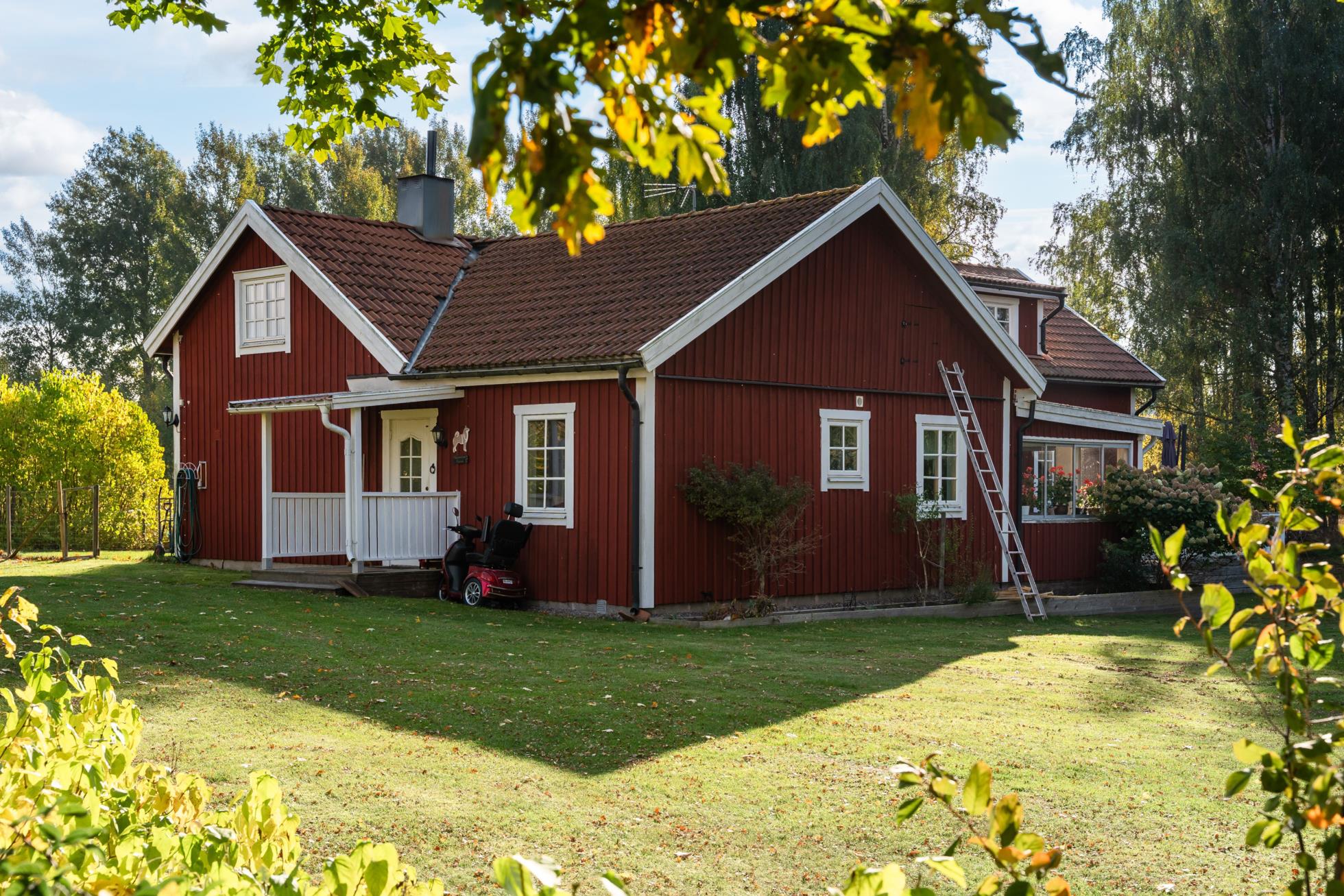 Lantlig idyll med nästan 1,5 hektar tomt