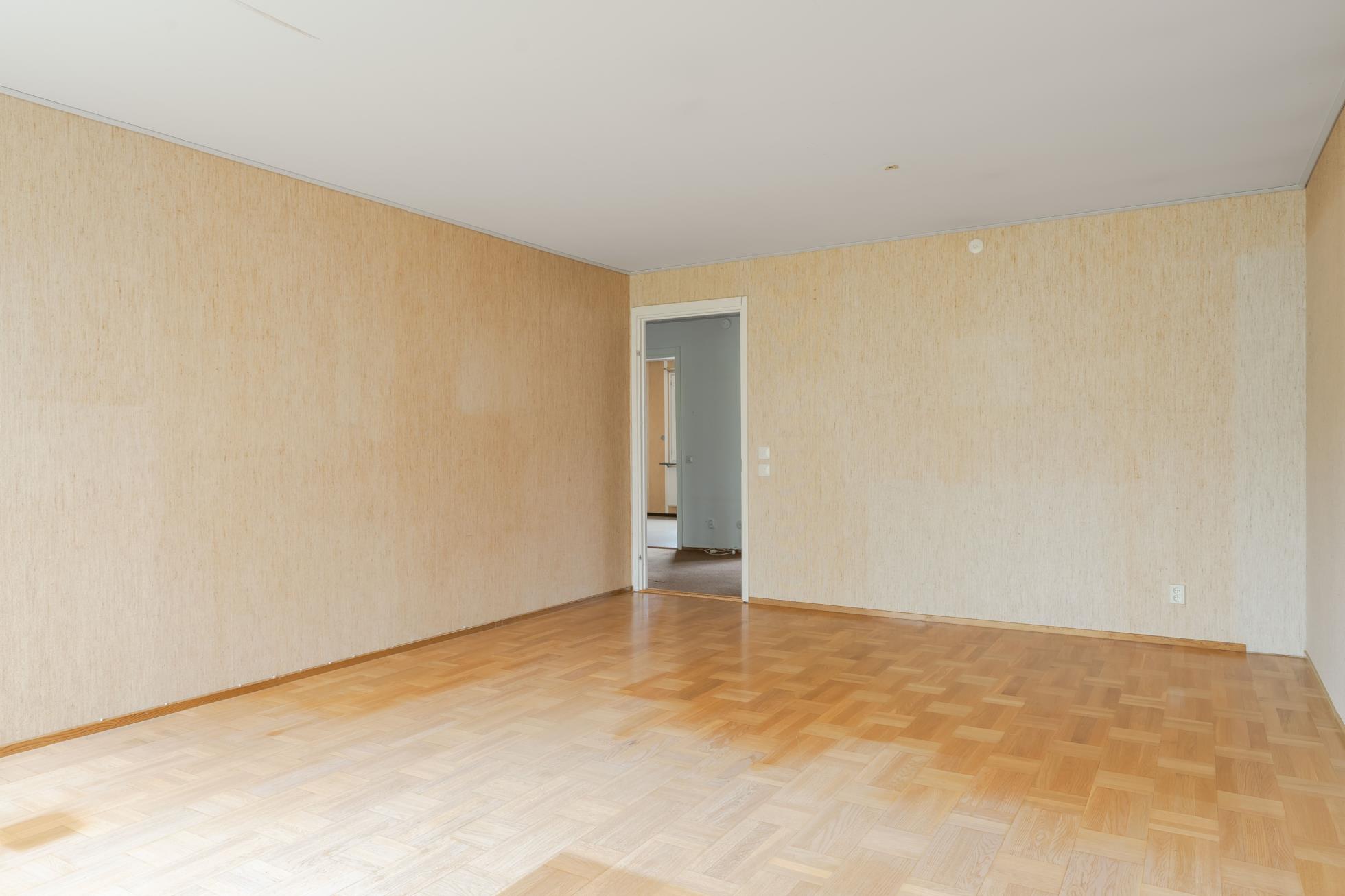 Rymlig 1,5-plansvilla med stor potential!